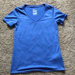 womens nike tee
